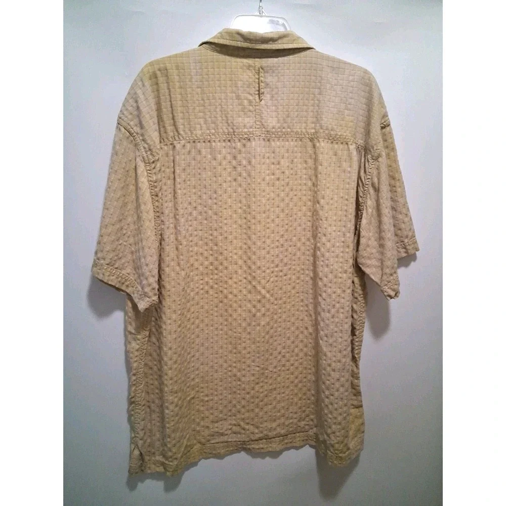 The North Face Men's XL Plaid Button Vented Short Sleeve Shirt Yellow Gray White